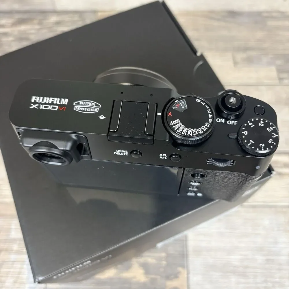 FUJIFILM X100VI 40.2MP Digital Camera - Black *BRAND NEW*